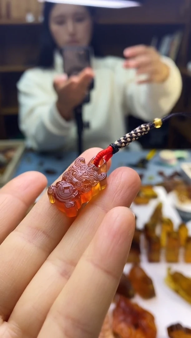 琥珀颈饰未镶嵌SN79-31（貔貅）手机挂