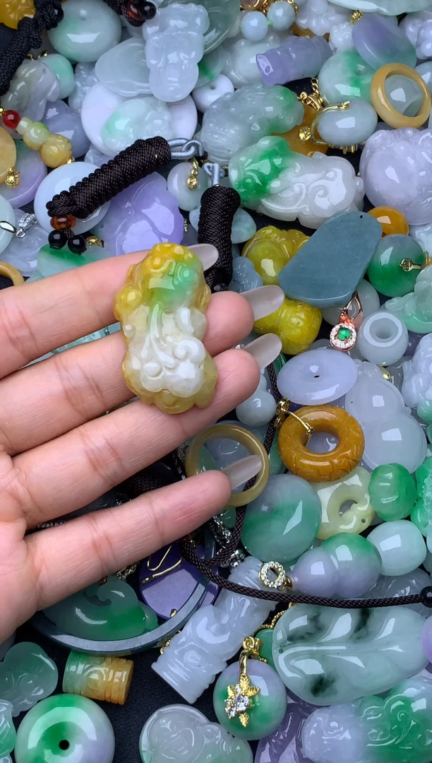 翡翠未镶嵌颈饰天然缅甸翡翠吊坠