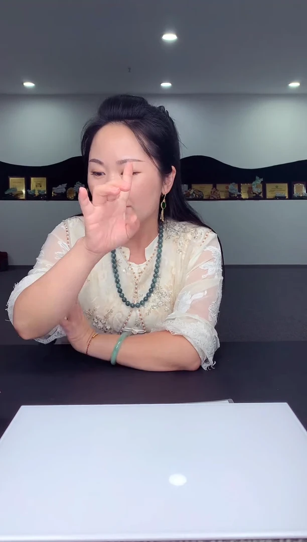 未镶嵌定制翡翠黑*?天然翡翠（拍一发一)