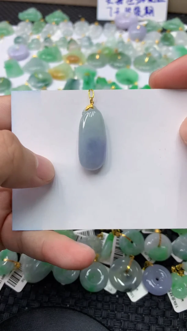 翡翠18K金镶嵌颈饰1111111111