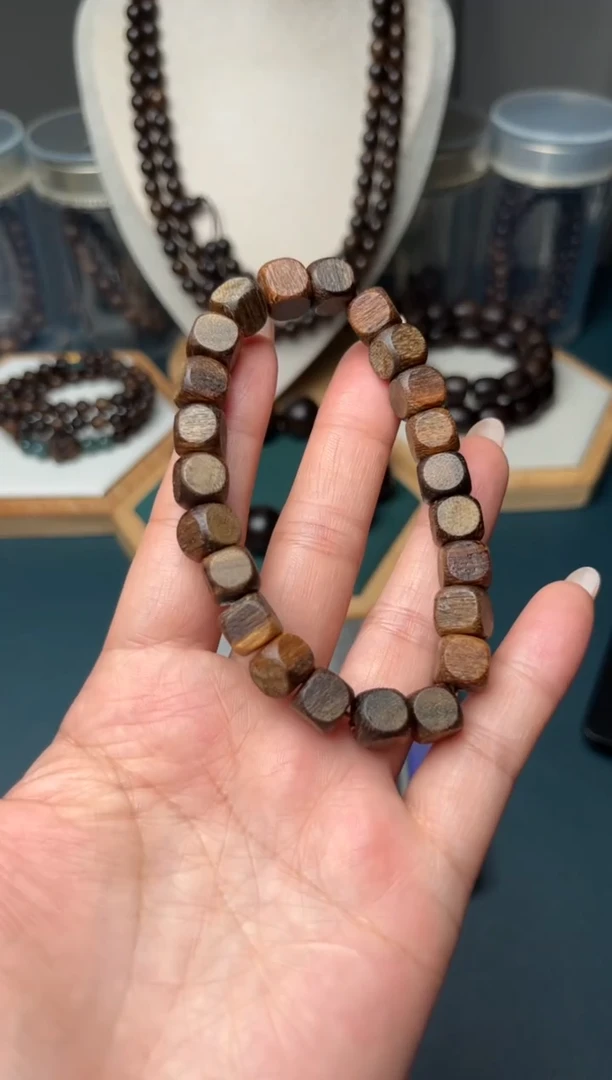 【闪购商品】沉香木手串越南芽庄黄奇楠方珠