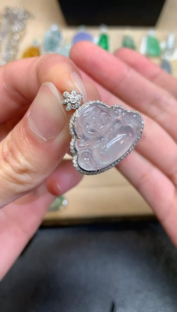 【闪购商品】翡翠颈饰18K金镶嵌佛公【无服务费】