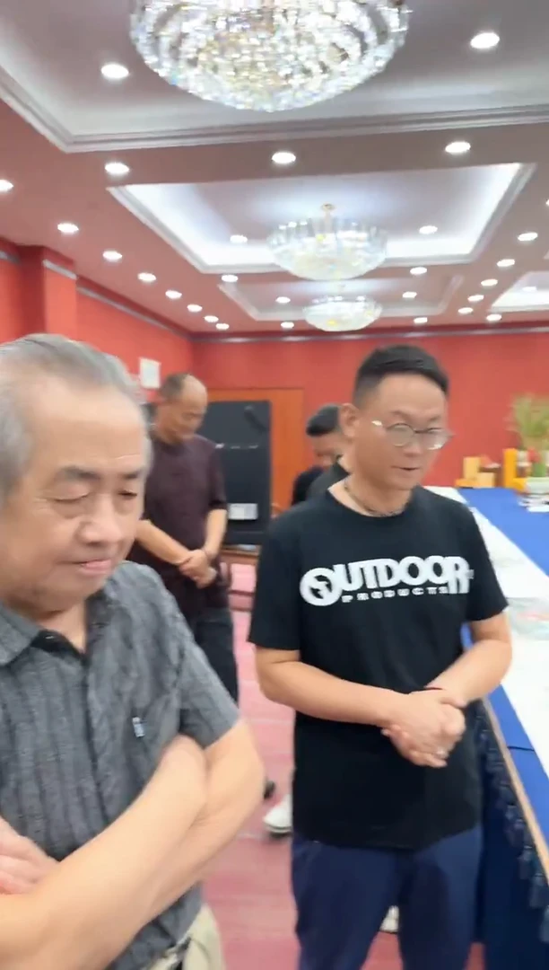 书法松 赵立鹤 贺文忠 刘合文 王定奎 祁传华 陈纯明合作红木册页