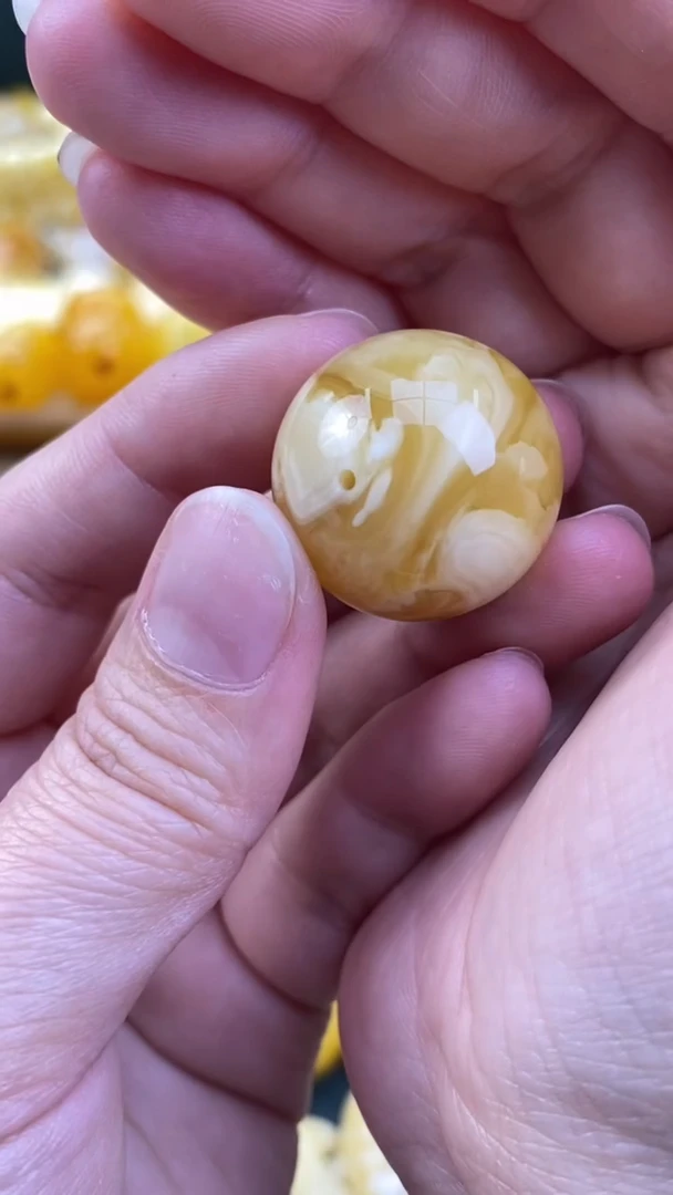 【闪购商品】琥珀裸石未镶嵌月.21/卡24