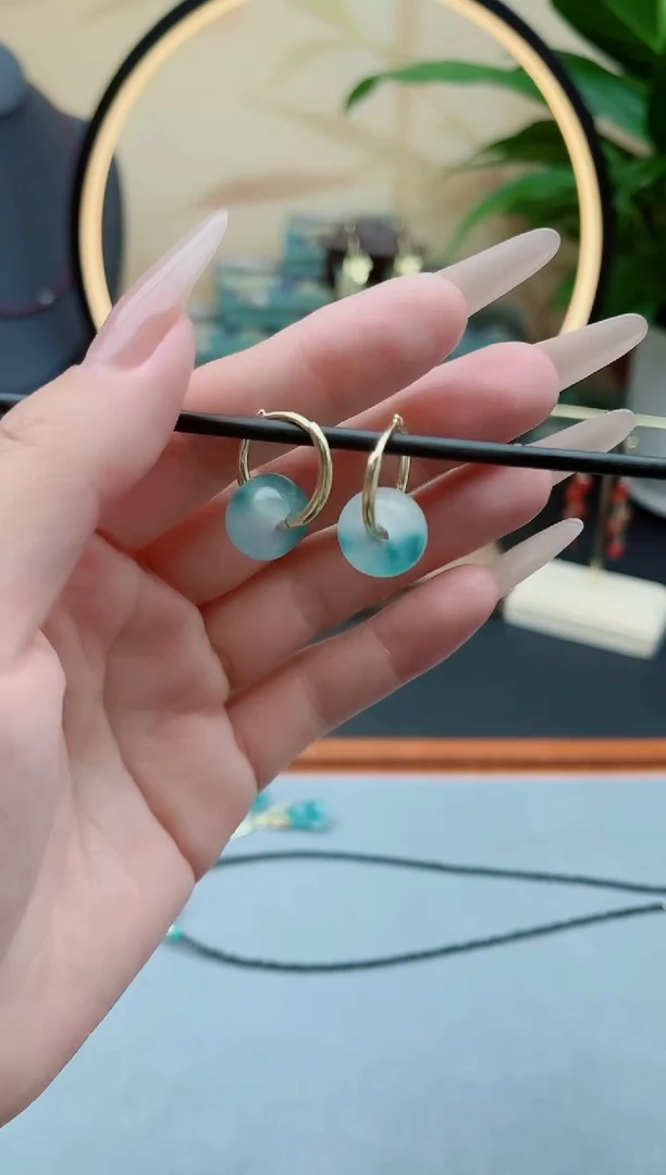 石英质玉（天山翠）银S925镶嵌耳饰00耳扣蓝水耳扣