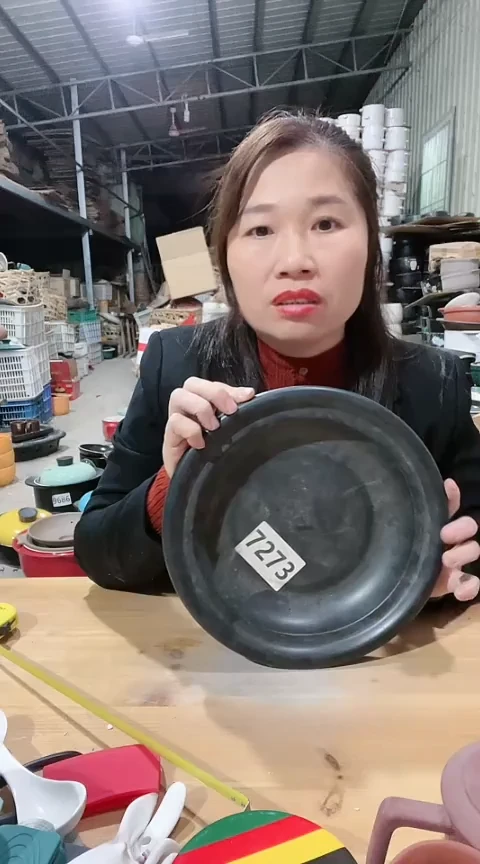 【闪购商品】7273底部瑕疵黑色煎盘