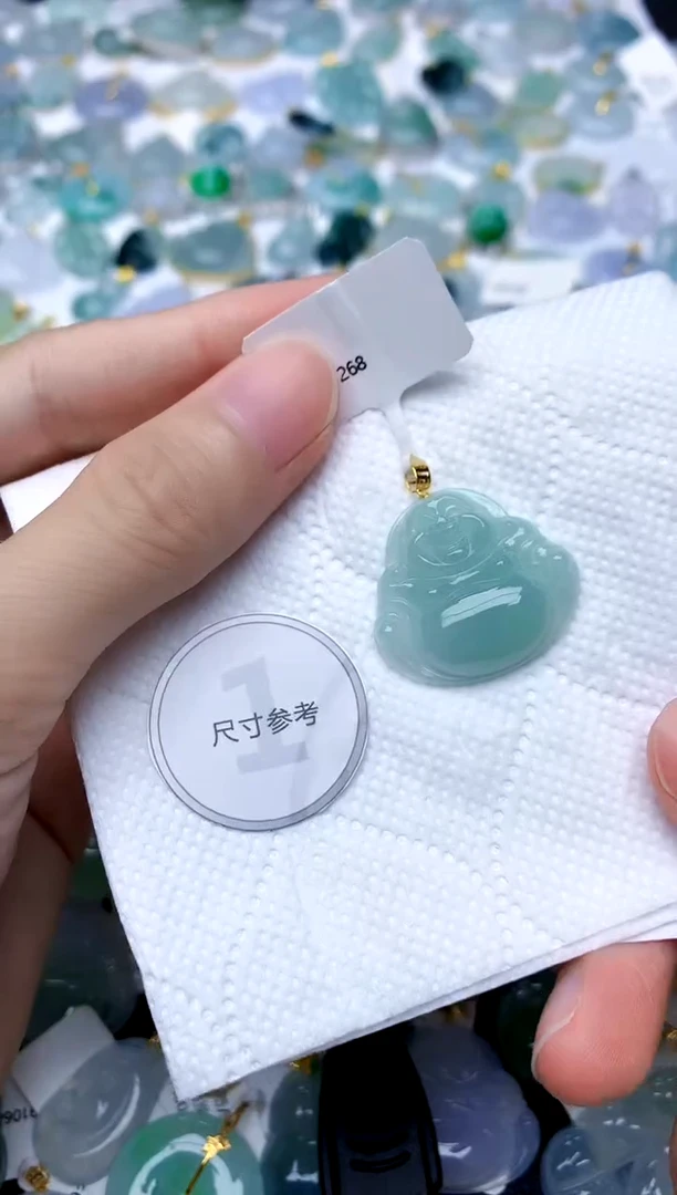 颈饰18K金镶嵌翡翠天然A货翡翠