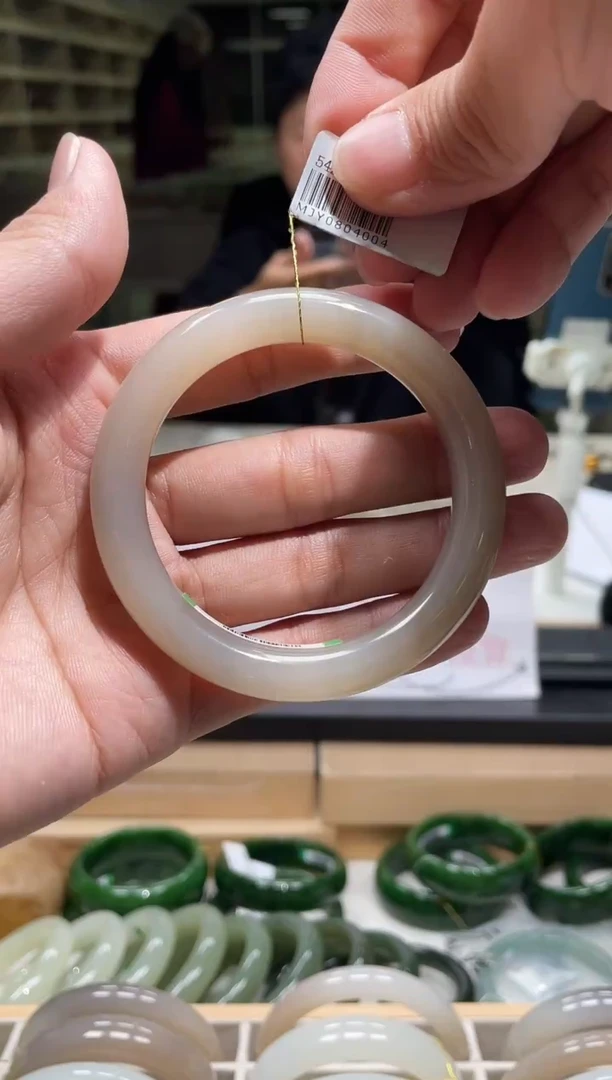 未镶嵌手镯和田玉53-54圈口 4004