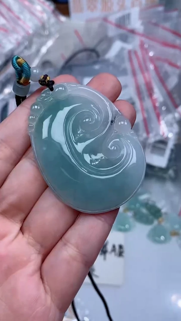颈饰未镶嵌翡翠吊坠