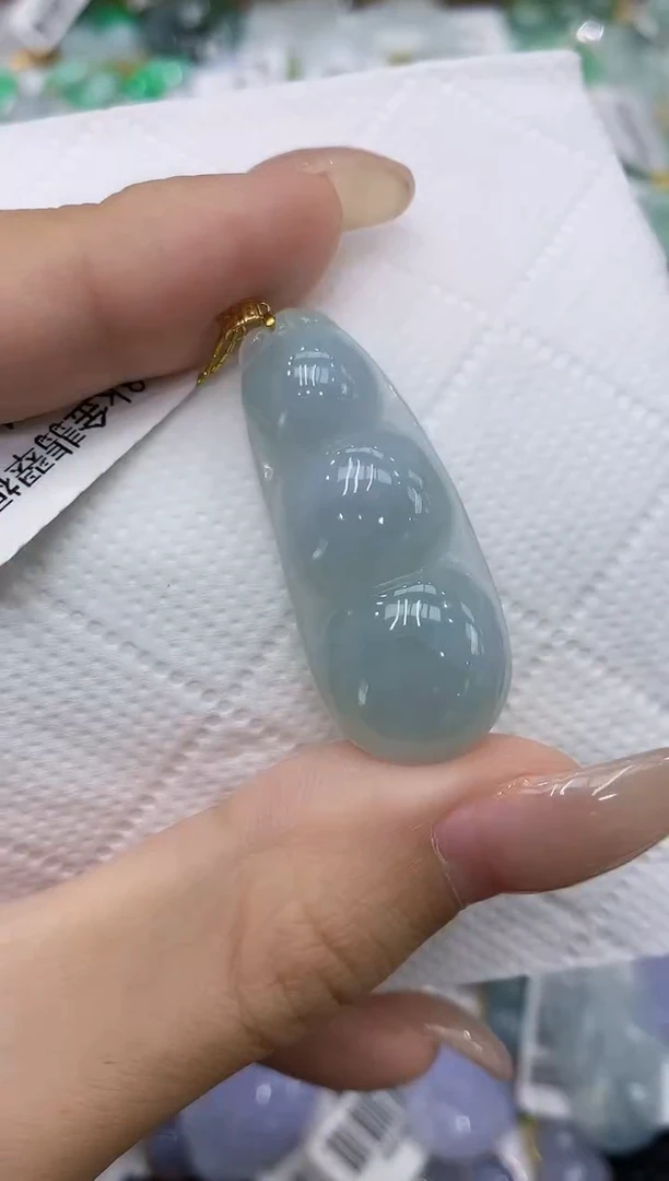 翡翠18K金镶嵌颈饰111111111111