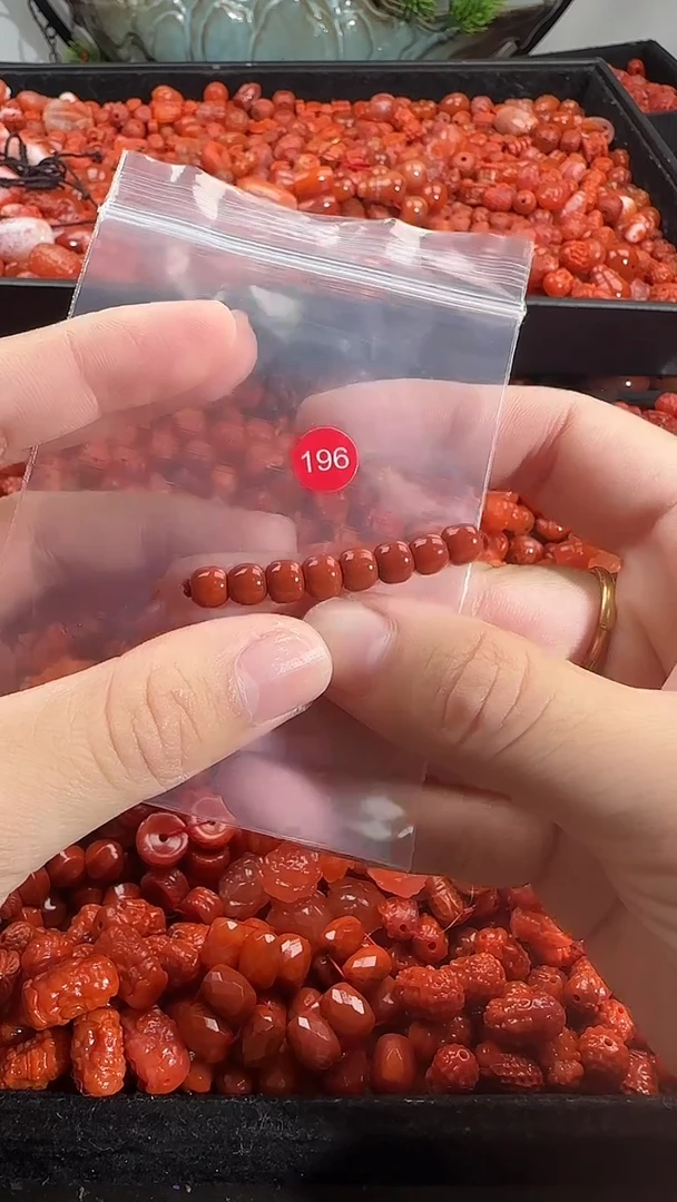 颈饰未镶嵌南红玛瑙1