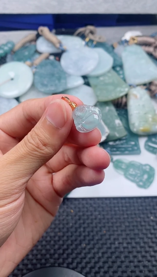 翡翠未镶嵌颈饰111111111