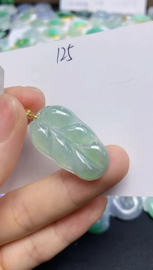 翡翠18K金镶嵌颈饰天然缅甸翡翠A货