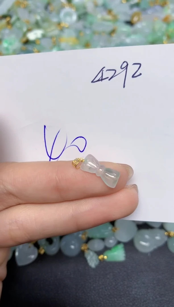 【闪购商品】翡翠颈饰18K金镶嵌天然翡翠A货