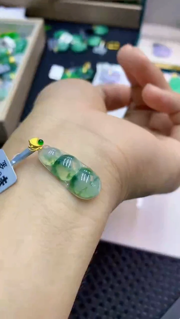 翡翠18K金镶嵌吊坠(不含链)11