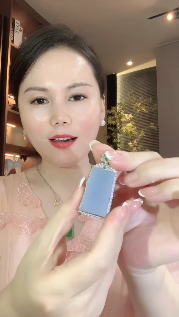 吊坠(不含链)18K金镶嵌翡翠A88紫货有一定色差