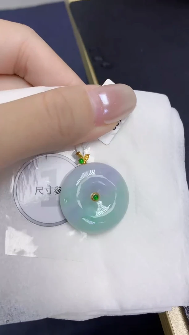 颈饰18K金镶嵌翡翠天然缅甸翡翠A货多样性发一件