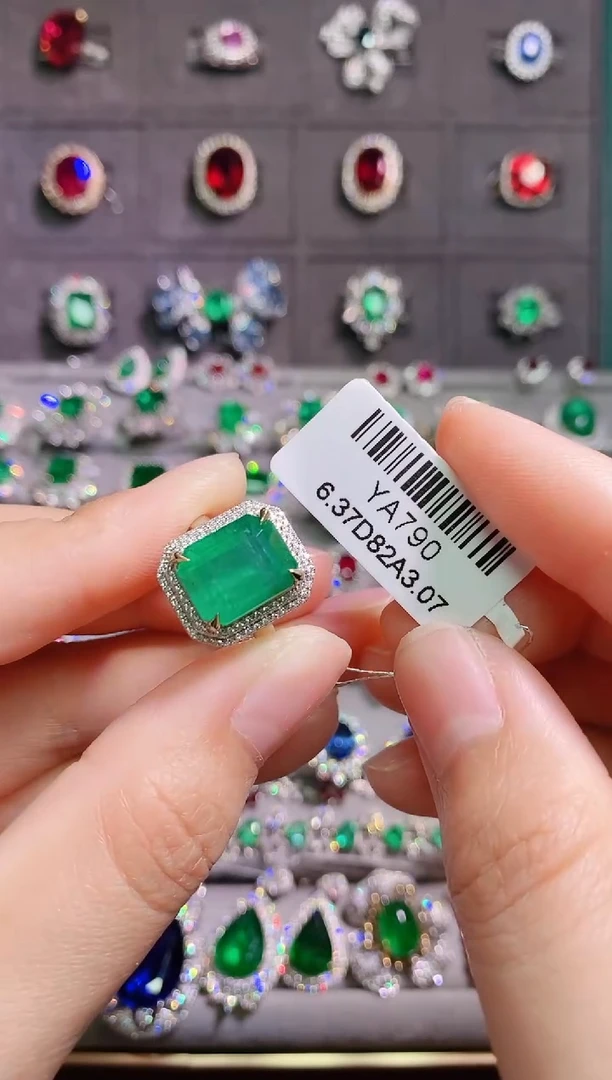 【闪购商品】祖母绿18K金戒指18K金镶嵌---