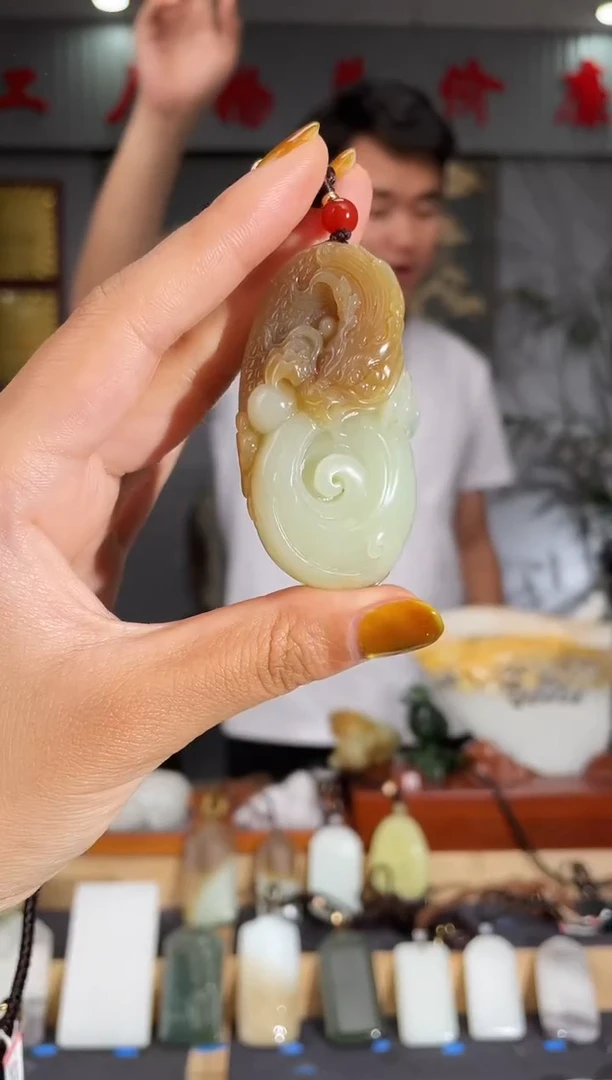 和田玉未镶嵌颈饰1