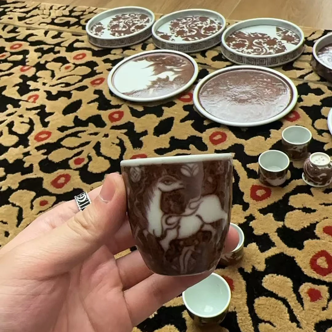 【雲廬良哥专属】纯手绘釉里红八宝马手雷杯品茗杯