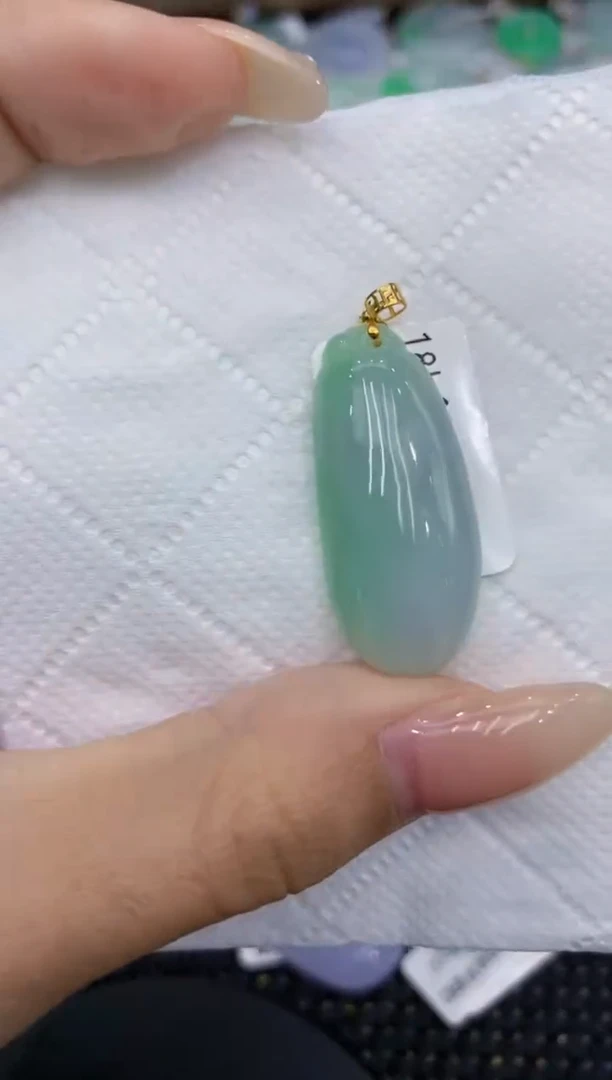 翡翠18K金镶嵌颈饰111111111111