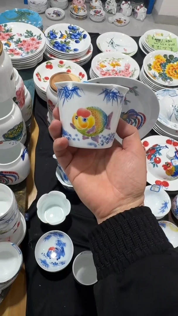 摆件陶瓷景德镇高温瓷（花口杯）