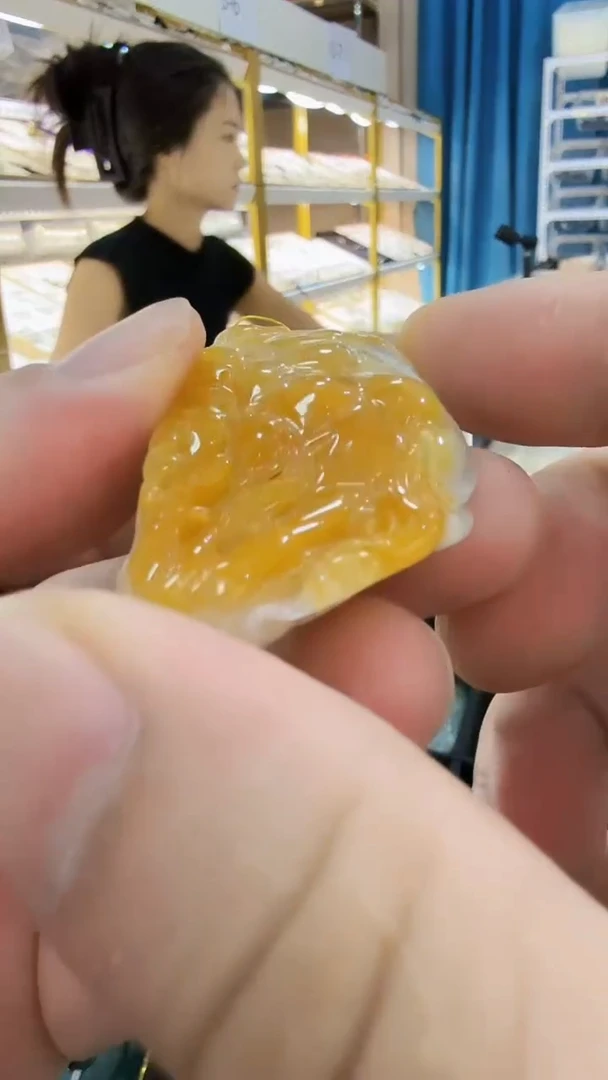 翡翠未镶嵌吊坠(不含链)37