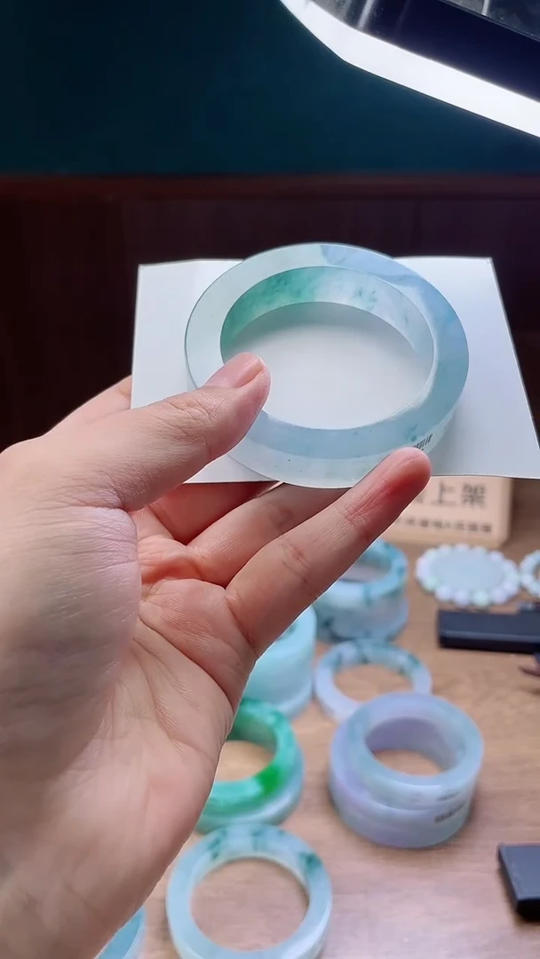 定制翡翠手镯未镶嵌定制