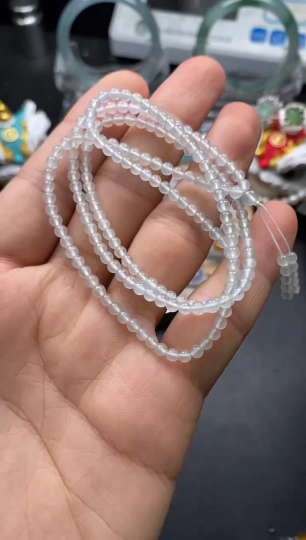 翡翠未镶嵌颈饰寄售不退换