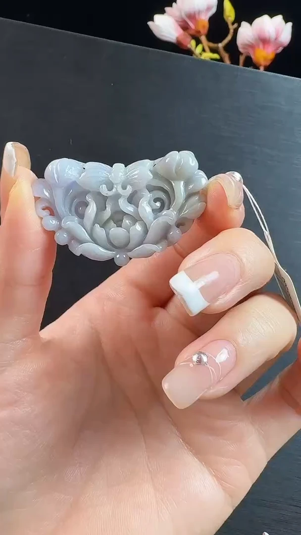 颈饰未镶嵌翡翠蝶恋花