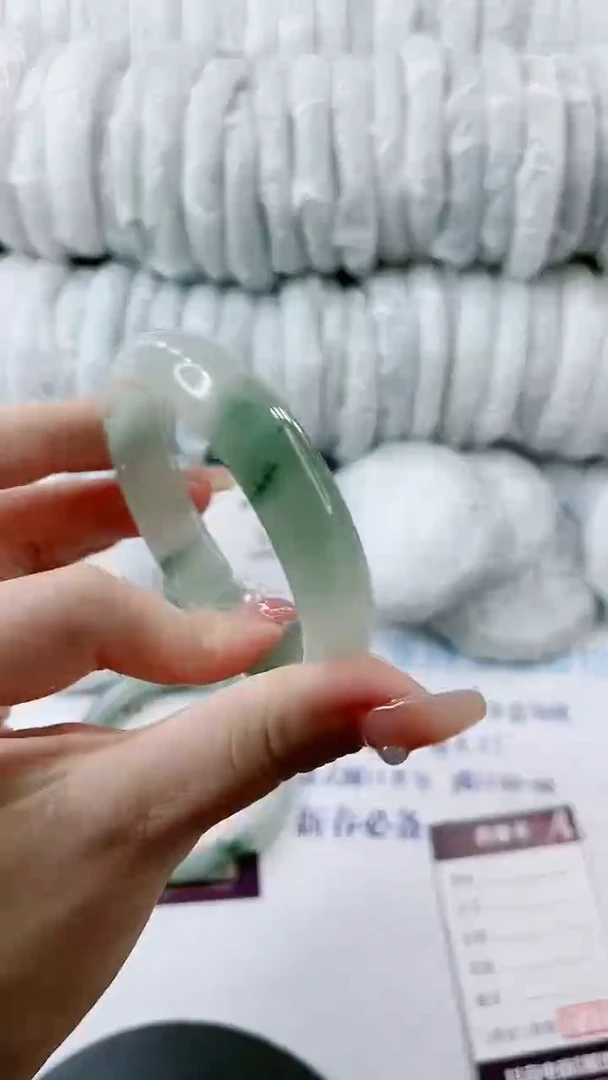 【闪购商品】石英质玉手镯未镶嵌1068707638-