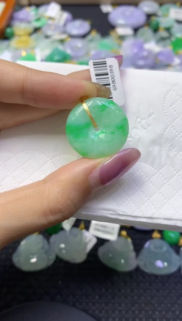 颈饰18K金镶嵌翡翠天然缅甸翡翠A货