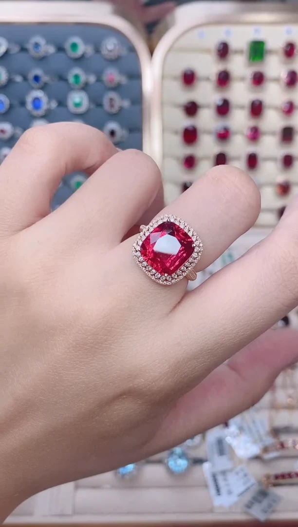 18K金镶嵌碧玺戒指碧玺7.3CT