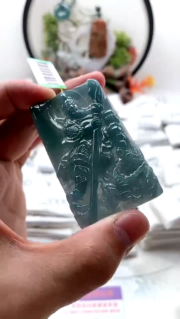 颈饰未镶嵌翡翠关公