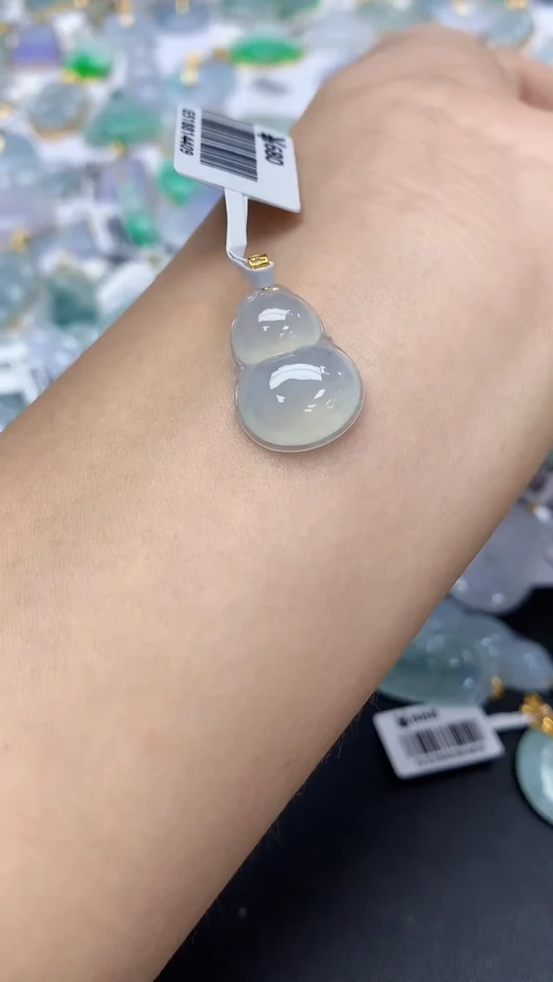 翡翠18K金镶嵌颈饰天然a货翡翠