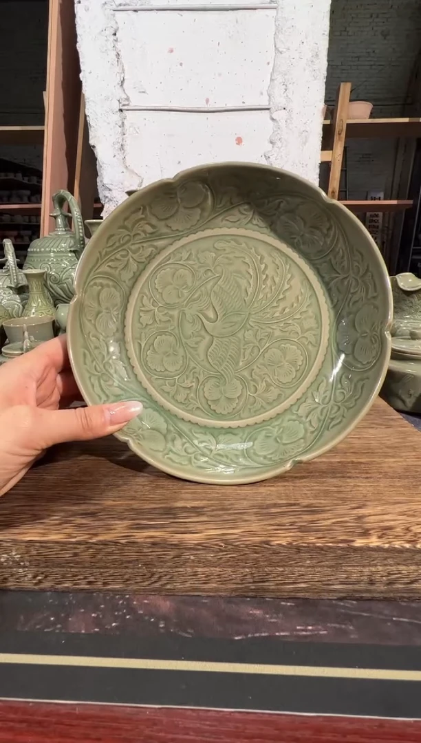 耀州窑凤穿牡丹盘