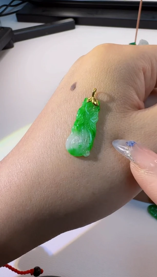 翡翠18K金镶嵌吊坠(不含链)缅甸A货翡翠