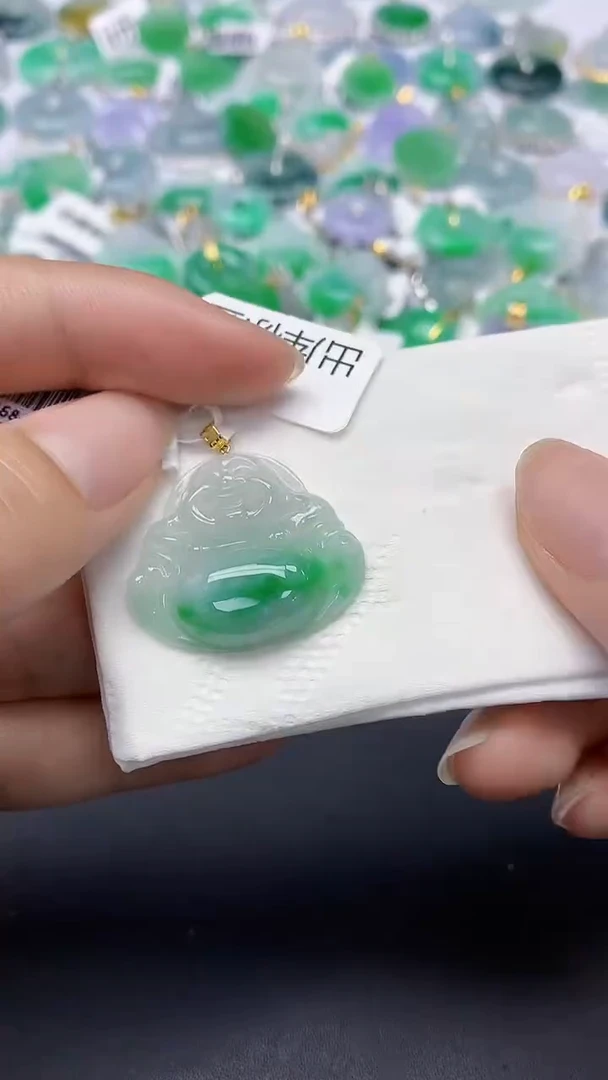 翡翠18K金镶嵌颈饰天然缅甸a货翡翠