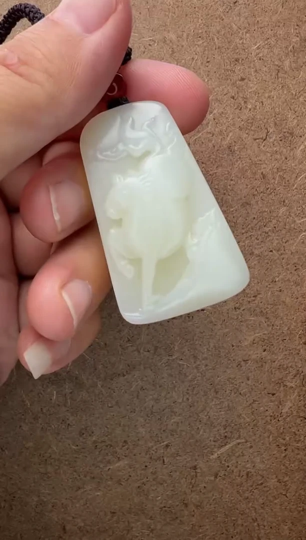 和田玉未镶嵌颈饰D