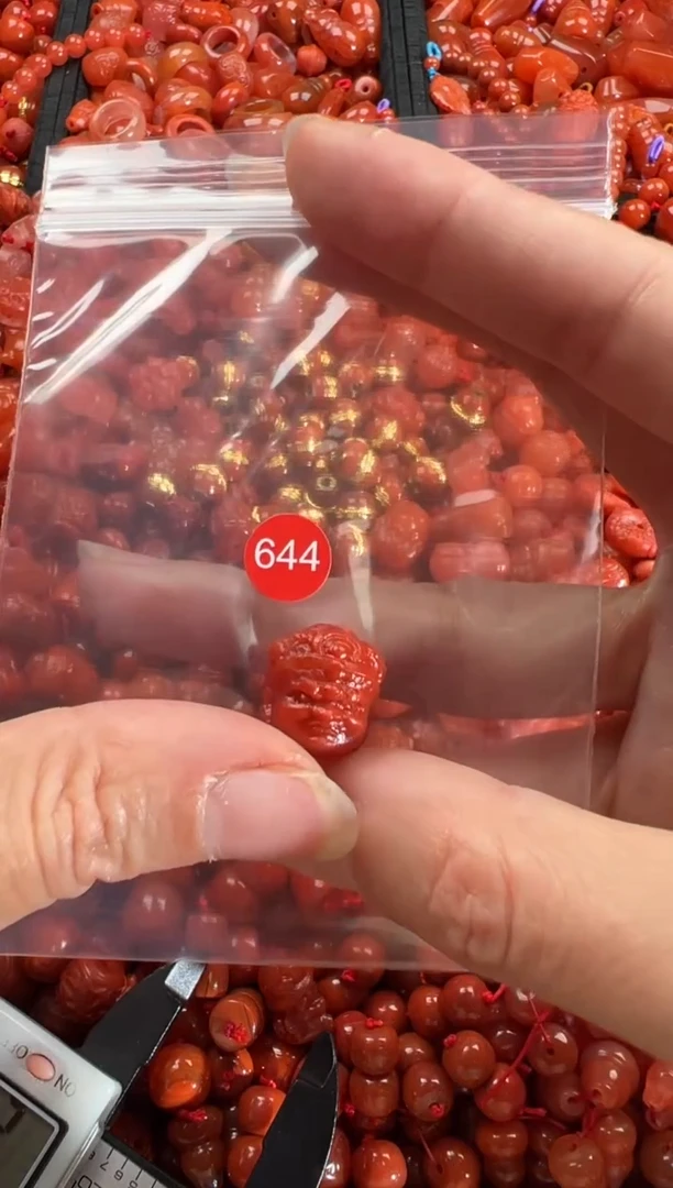 【闪购商品】南红玛瑙颈饰未镶嵌1
