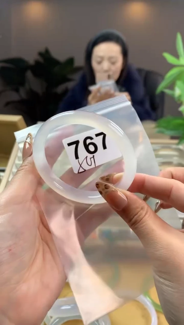 【闪购商品】玛瑙/玉髓手镯未镶嵌767