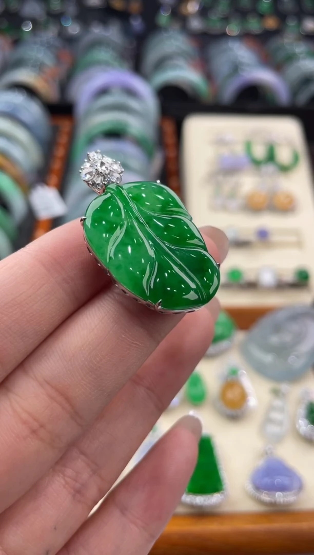 18K金镶嵌挂件翡翠ZHG01130-34