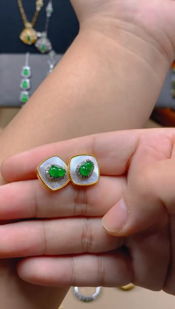 银S925镶嵌翡翠耳饰葫芦耳钉