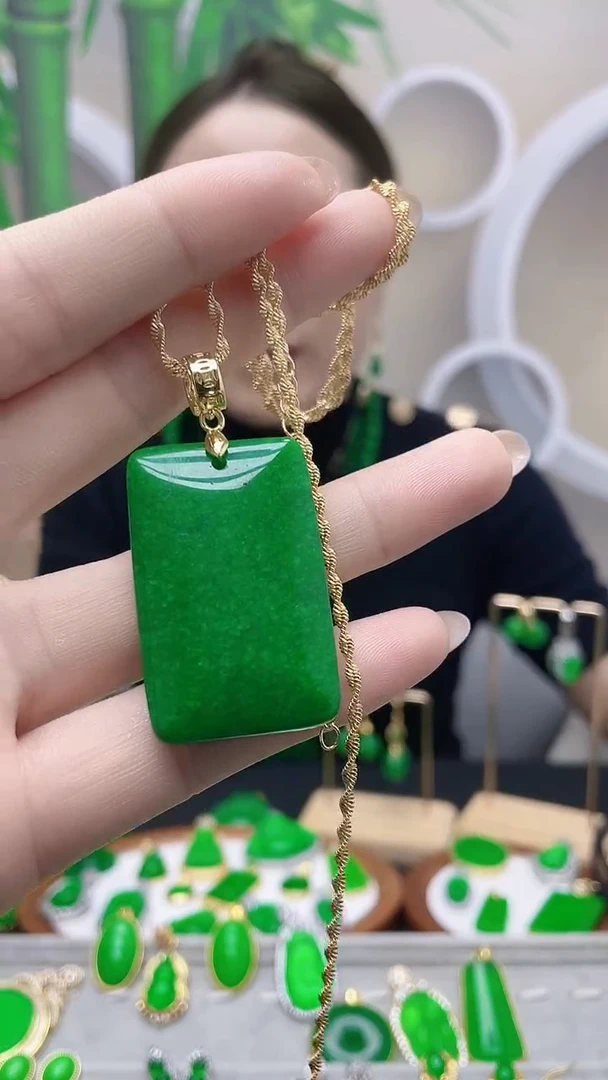 吊坠(赠链)14K金镶嵌翡翠B61