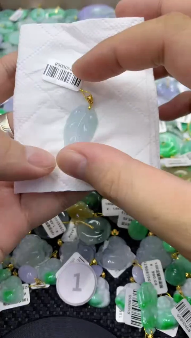 颈饰未镶嵌翡翠天然缅甸翡翠A货