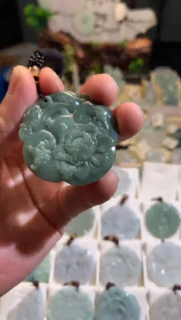 【闪购商品】翡翠颈饰未镶嵌02/23/50