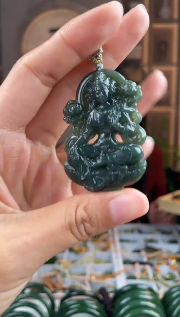 颈饰未镶嵌和田玉拍一发一，拍一发一