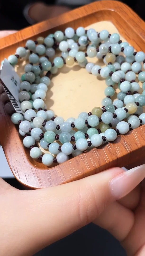 颈饰未镶嵌翡翠多样性发其一