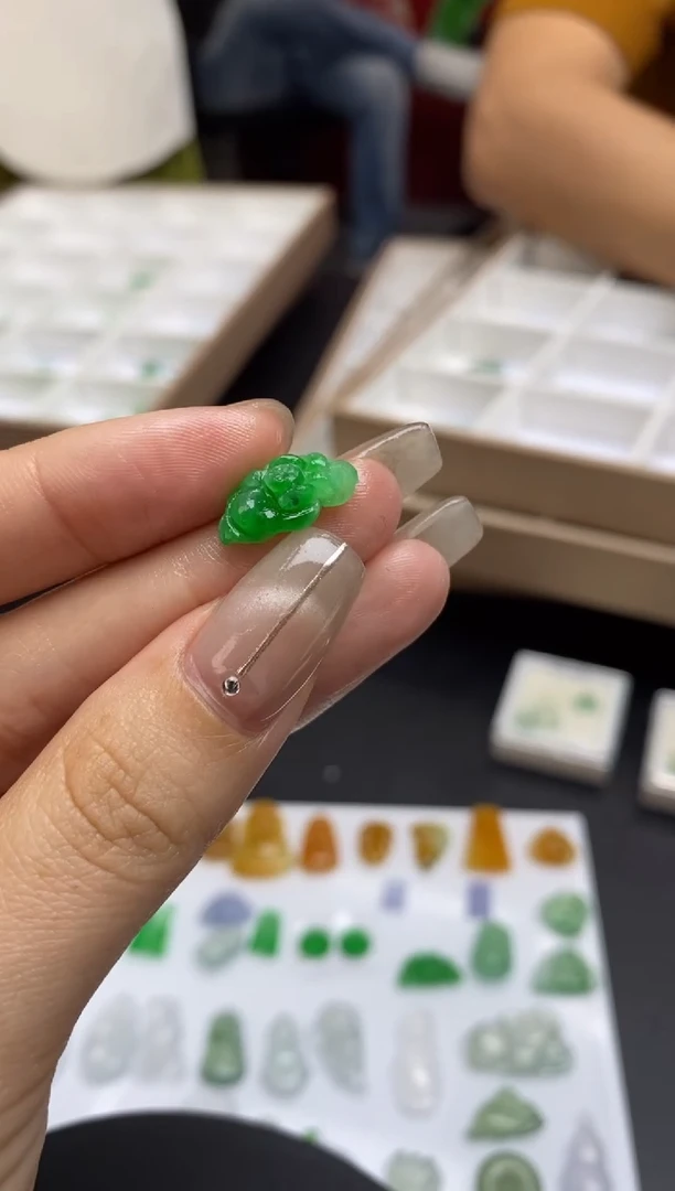 【闪购商品】定制翡翠未镶嵌翡翠毛货~