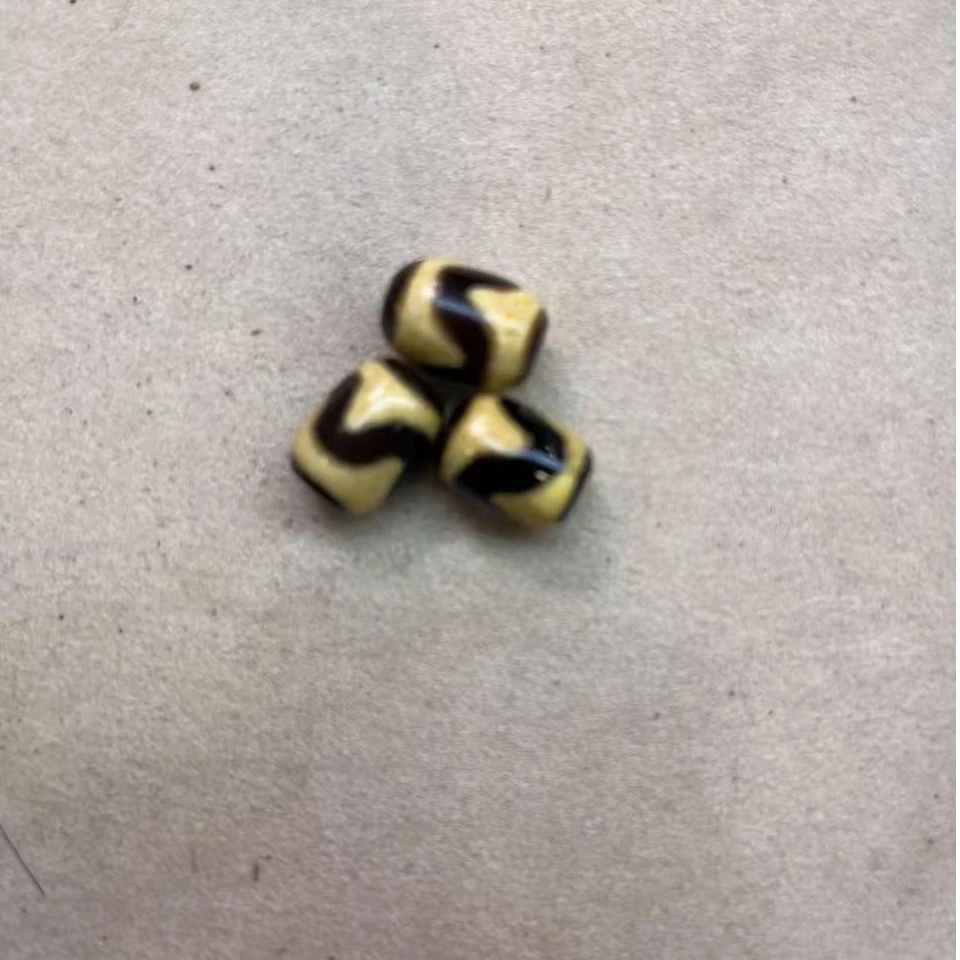 吉掌柜玛瑙虎牙珠（一颗）